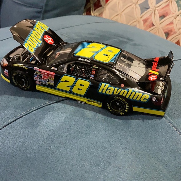 Nescar Ricky Rudd diecast car - Picture 2 of 8